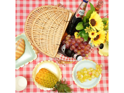 Large Empty Picnic Basket Wicker Strap Leather Six Person Good Gain Willow Oval