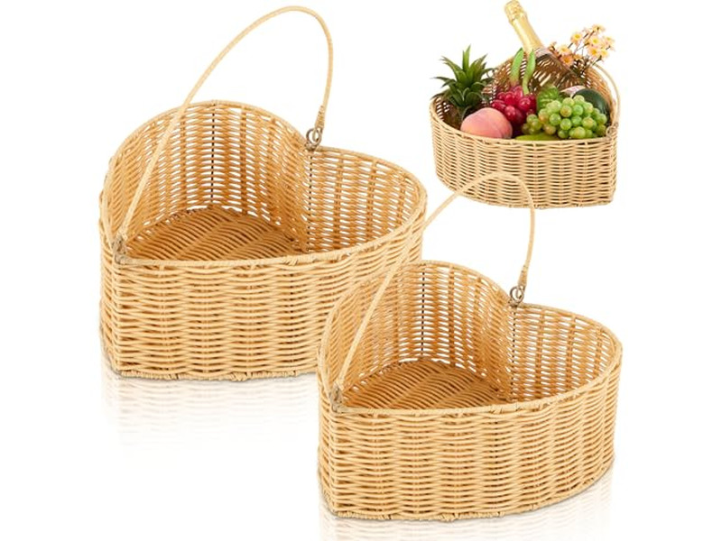 Picnic Basket Hand Made Wicker Baskets Cooler 100% Polyester Blanket Set Heart