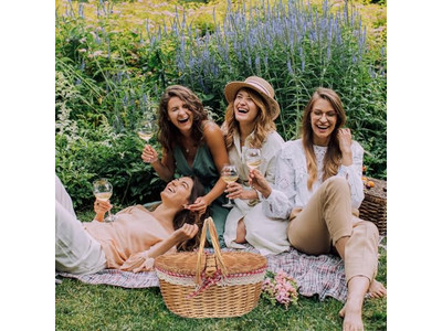 Weaving Garden Picnic Basket Wicker With Handle Hamper For 2 Food Wood Top